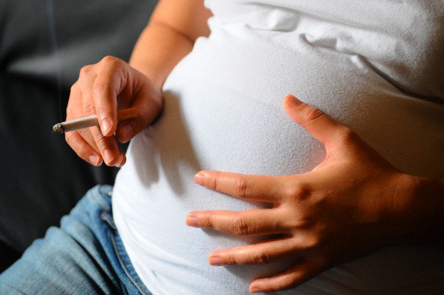 Курение во время беременности: последствия для ребенка