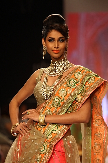 Индийская неделя ювелирной моды IIJS-2013: Saboo Jewels