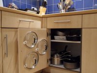 Экономим место на кухне: хранение посуды