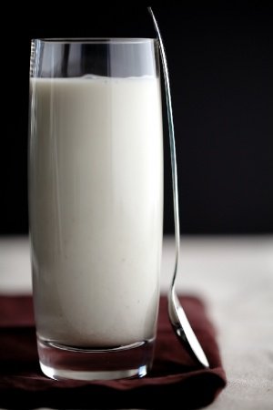 Что приготовить из прокисшего молока?
