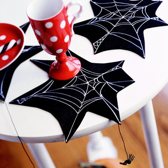 Простое украшение для декора стола на Хэллоуин