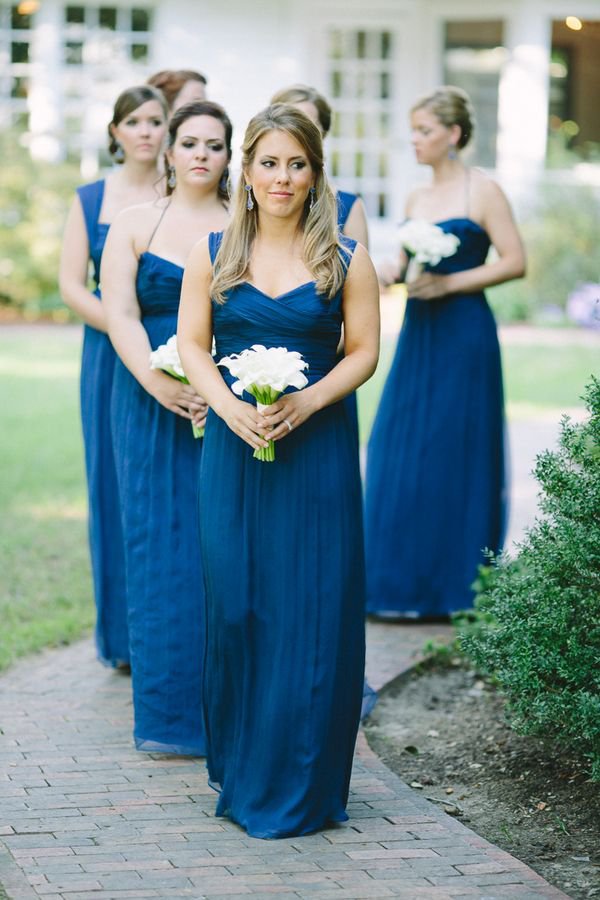 Синие платья подружек невесты