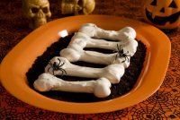 Кости из крема на Хэллоуин