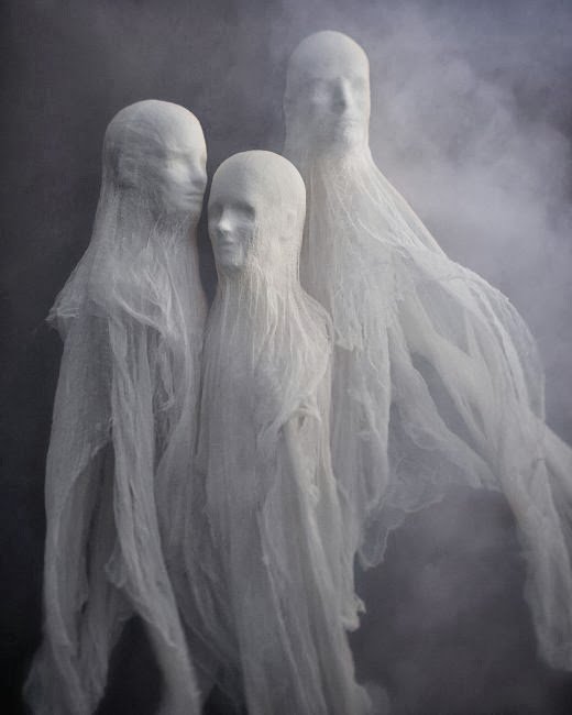 Страшные привидения на Хэллоуин