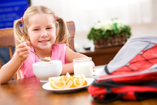 Что нежелательно давать ребенку на завтрак?
