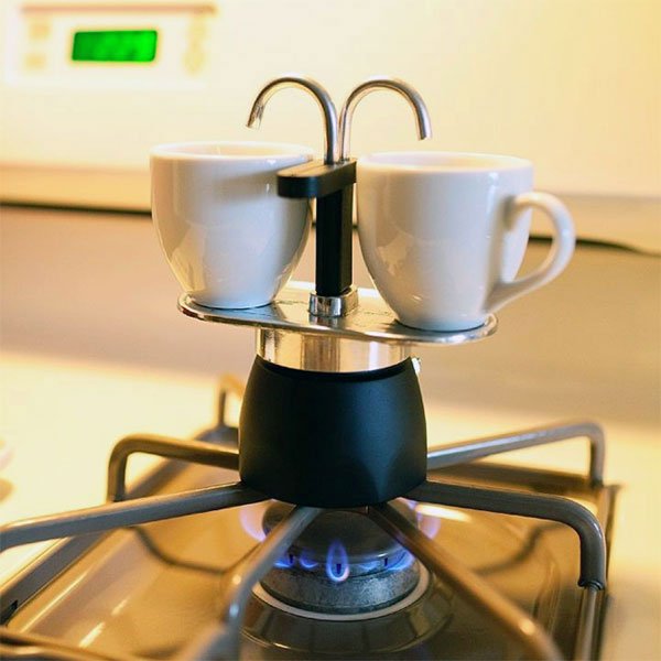 Что подарить кофеману: миниатюрная кофеварка
