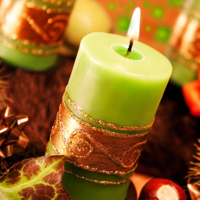 Новогодние свечи как элемент декора
