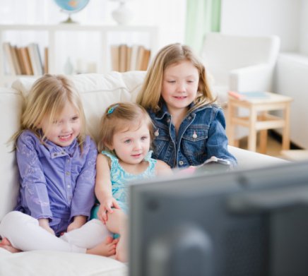 Как смотреть мультфильмы с детьми?
