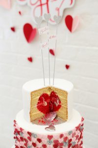 Несколько идей, как подать свадебный торт