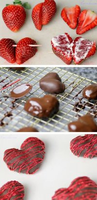 Идея сладкого угощения на День святого Валентина: клубничные сердечки в шоколаде
