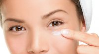 Как увлажнить кожу вокруг глаз