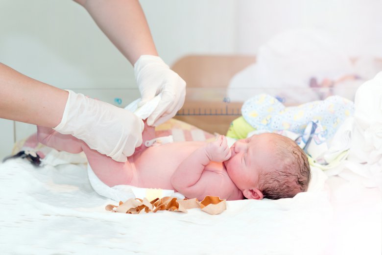 Как ухаживать за пупком новорожденного