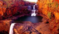 Многоуровневый водопад в Австралии