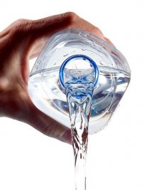 Стоит ли кипятить, фильтровать или отстаивать питьевую воду?