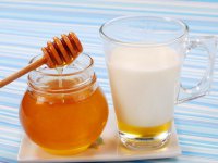 Молоко и мед помогут отбелить кожу