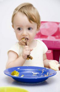 Как приучить ребенка ко «взрослой» еде