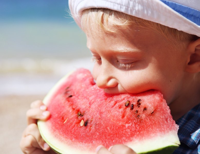 7 продуктов, которые надо обязательно есть детям летом