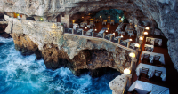 Ресторан в пещеере Grotta Palazzese